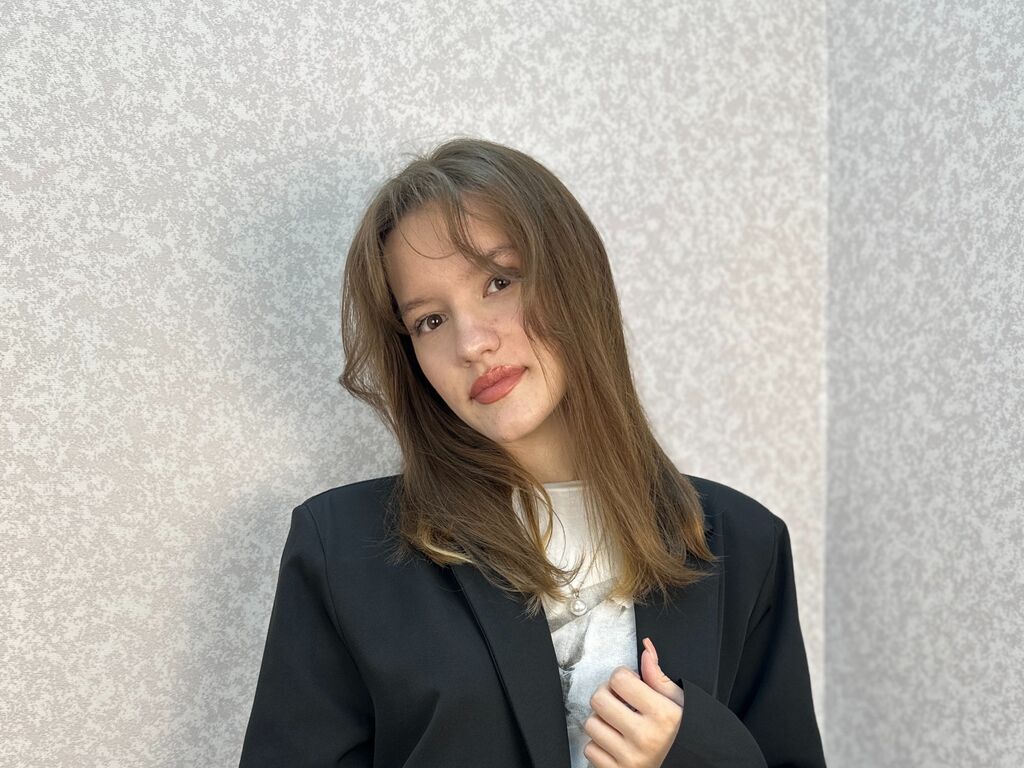 ElletteHewlett